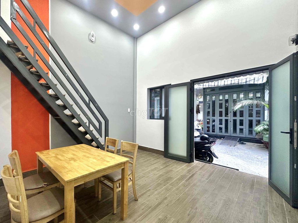It's the owner who rents a room - two bedrooms.