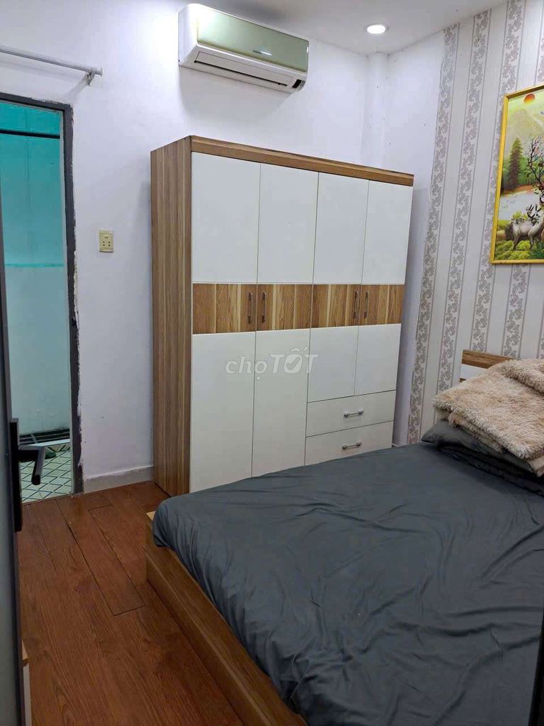 Rent a two-room double-priced house. Two toilets, 49 ds517.