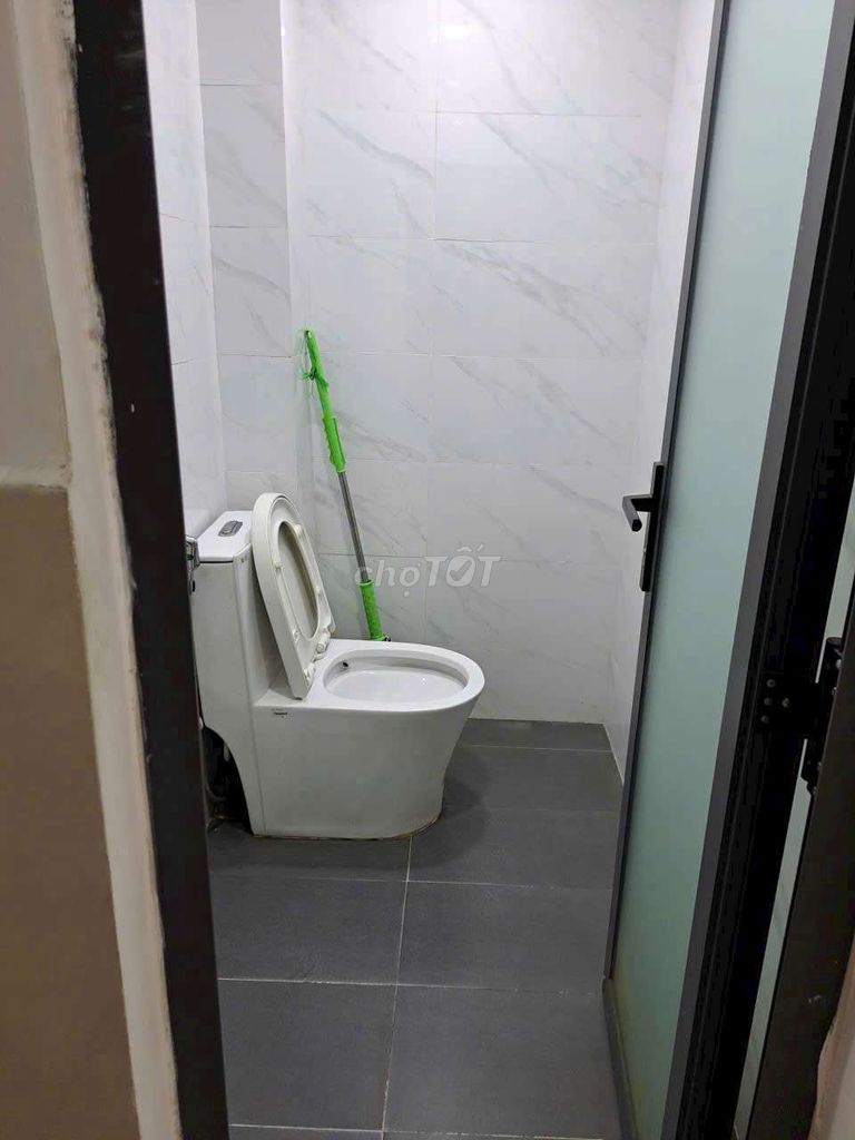 Rent a two-room double-priced house. Two toilets, 49 ds517.