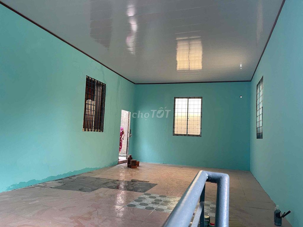 Rent the warehouse near ALS Tân Phú 10 x 20 ground, cast four-25 million rooms.