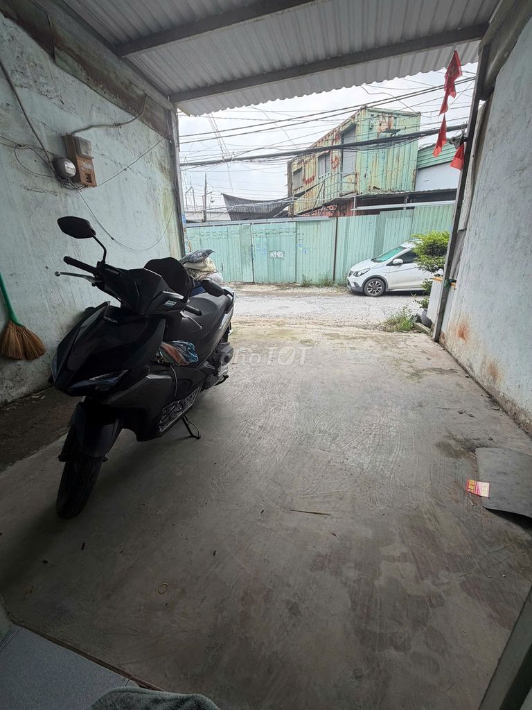 It's the landlord who rents his house, his own parking lot, his car, his security, but he's on his own.
