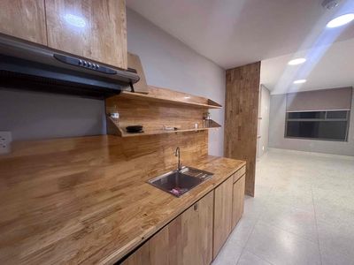 The basic interior apartment looks like it's early.