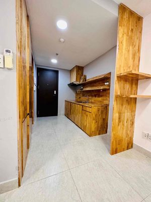 The basic interior apartment looks like it's early.