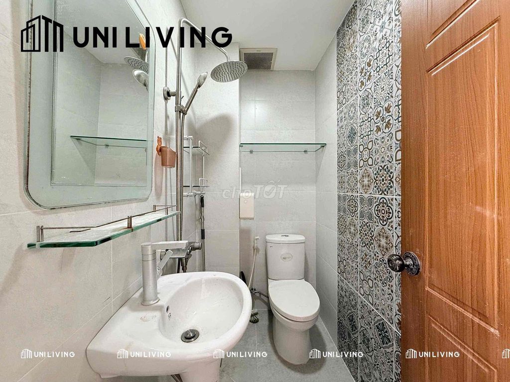 Rent a full-in-house house with open windows in the 10th.