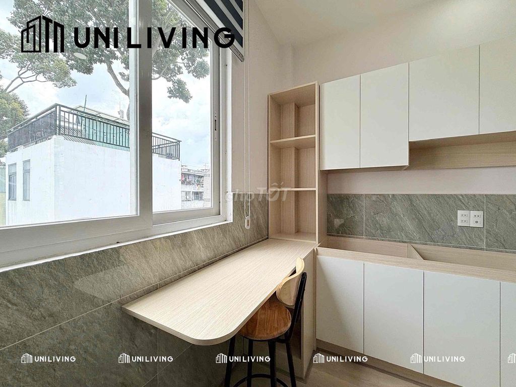 Rent a full-in-house house with open windows in the 10th.