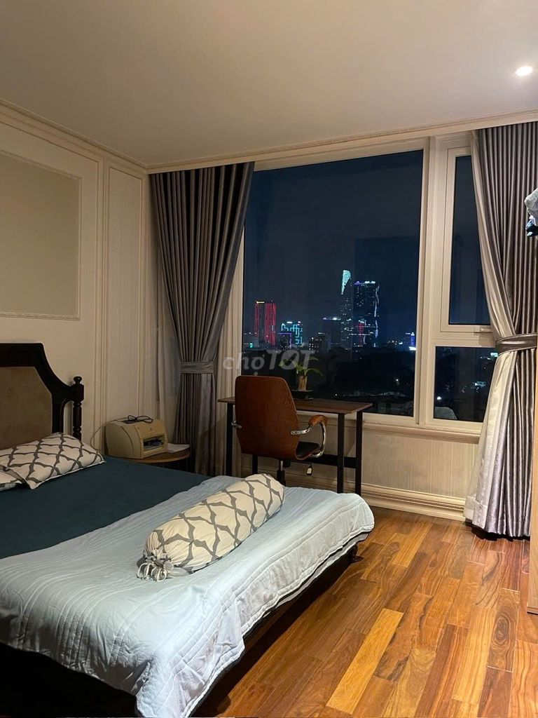 Rent apartment 3 bedrooms, 25 million, 140 meters 2 at Hùng Vương Plaza