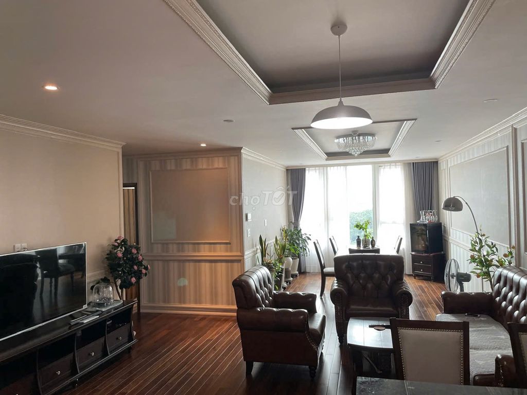 Rent apartment 3 bedrooms, 25 million, 140 meters 2 at Hùng Vương Plaza