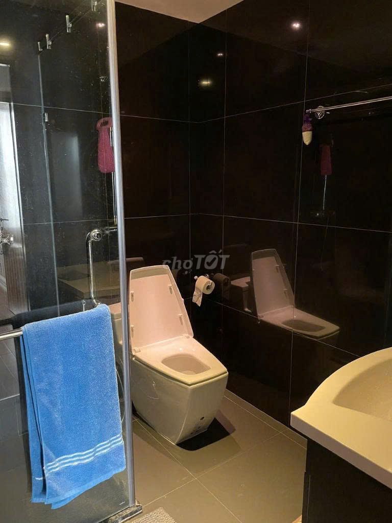 Rent apartment 3 bedrooms, 25 million, 140 meters 2 at Hùng Vương Plaza