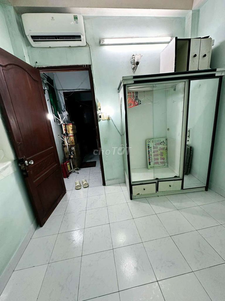 Rent the 3rd District Room, new fuff interior 2 million9.