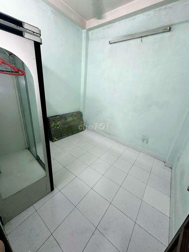 Rent the 3rd District Room, new fuff interior 2 million9.