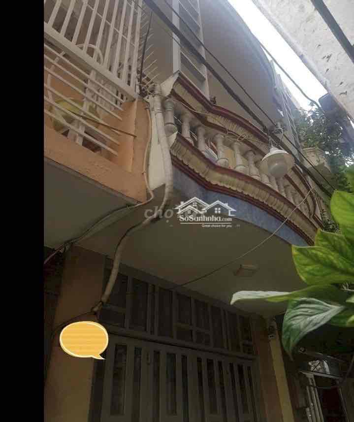 Rent a Hoàng Văn Thụ alley.