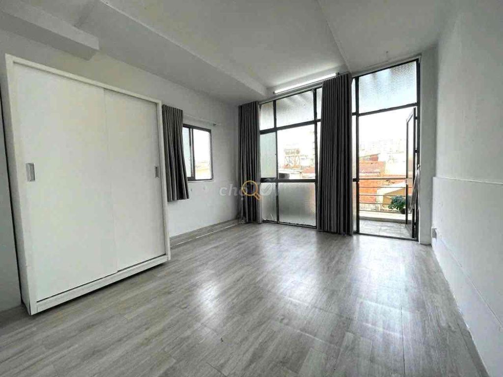 Master himself - one bedroom close to cv oc) wide, open, lighty space