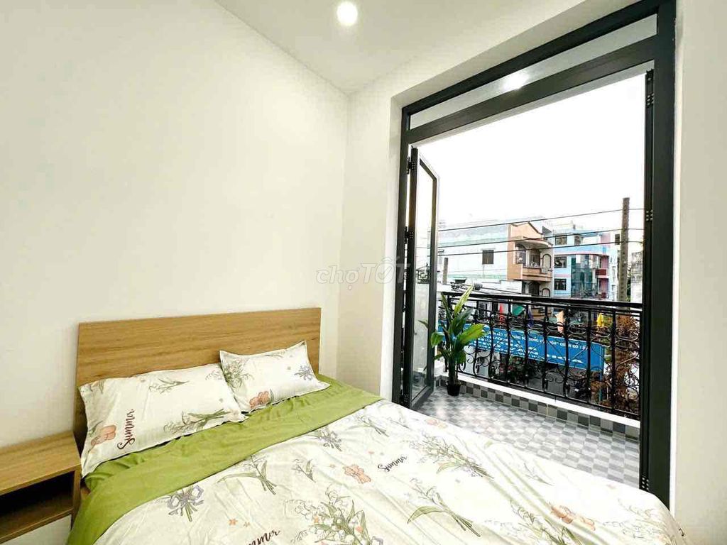 The big, bright balcony, and the full sun-wind is only five bits.