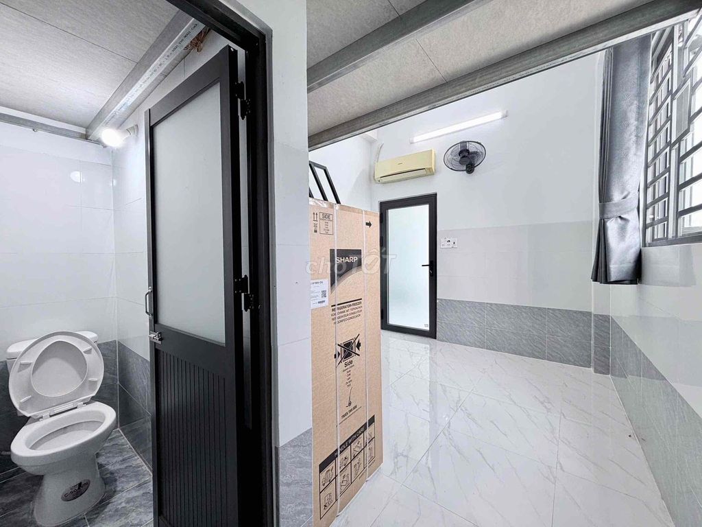low-cost motel--full interior--nearly artcart