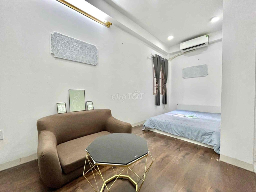 It's at the Phú Nhuận center near the 1st district, less than 5 million.