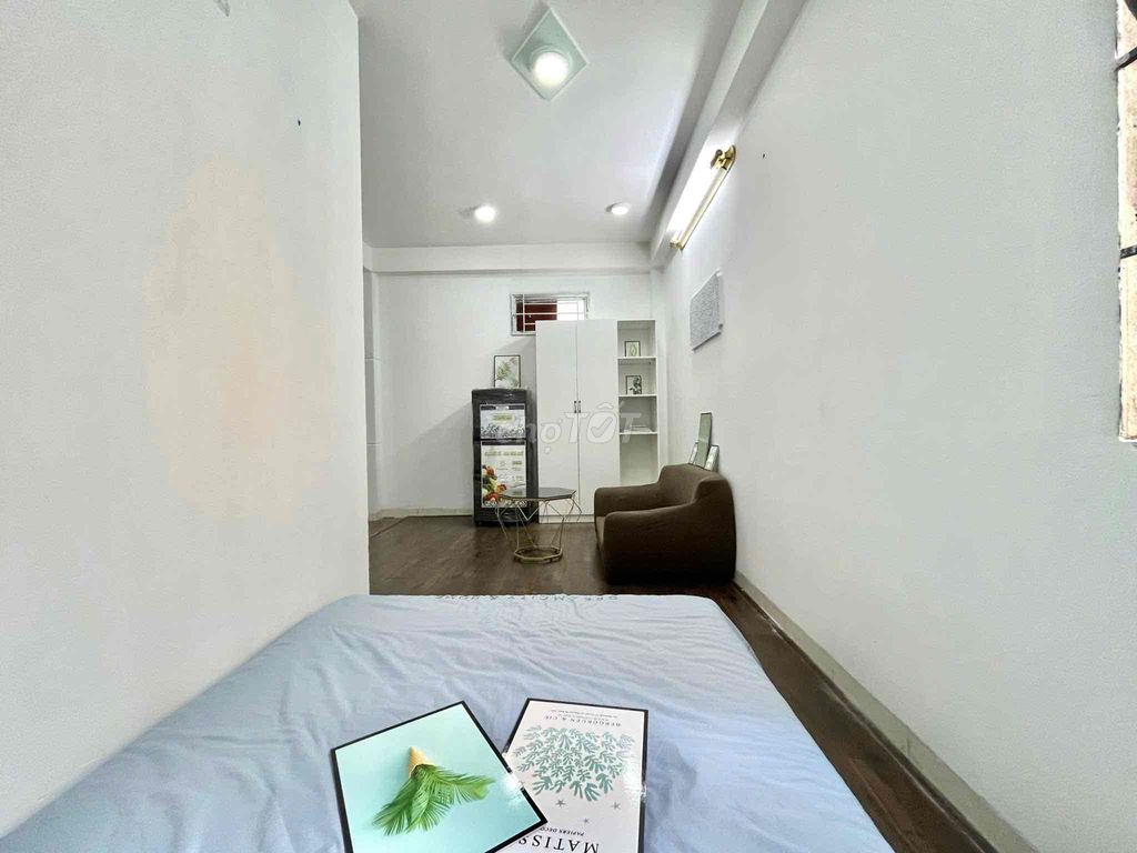 It's at the Phú Nhuận center near the 1st district, less than 5 million.