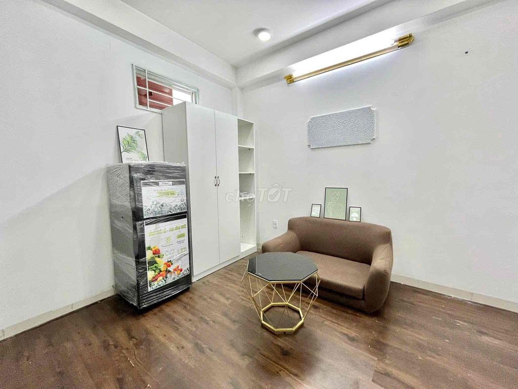 It's at the Phú Nhuận center near the 1st district, less than 5 million.