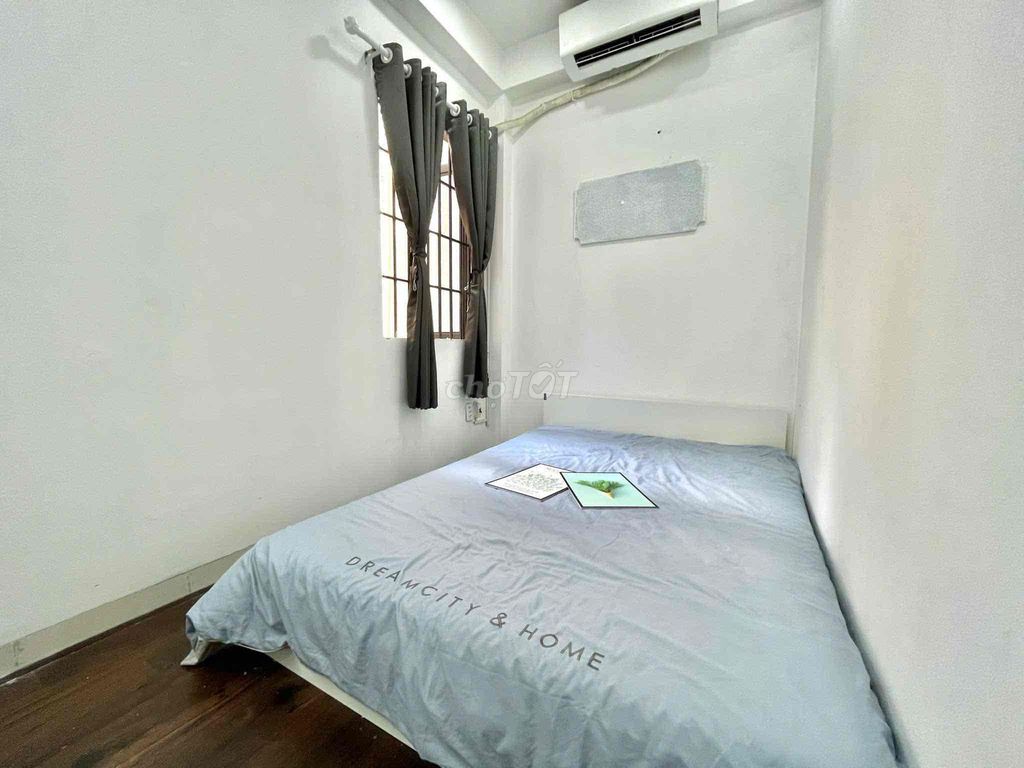 It's at the Phú Nhuận center near the 1st district, less than 5 million.