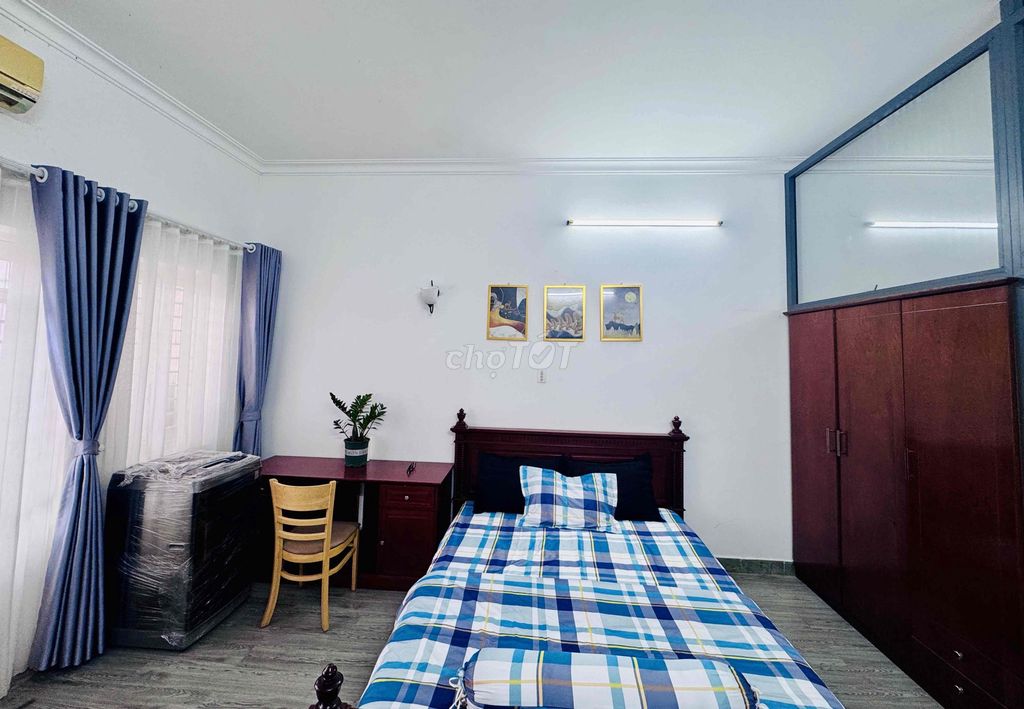 The dv 50 m2 Full apartment has its own kitchen balconies near the airport 7 million a month