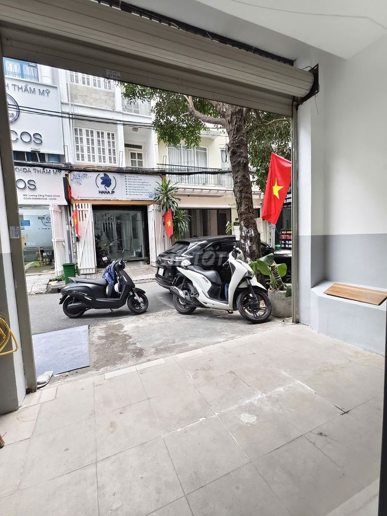 Rent 662/3 a Sư Vạn Hạnh District 10 4 x 16 m 4 T 6 new bedrooms