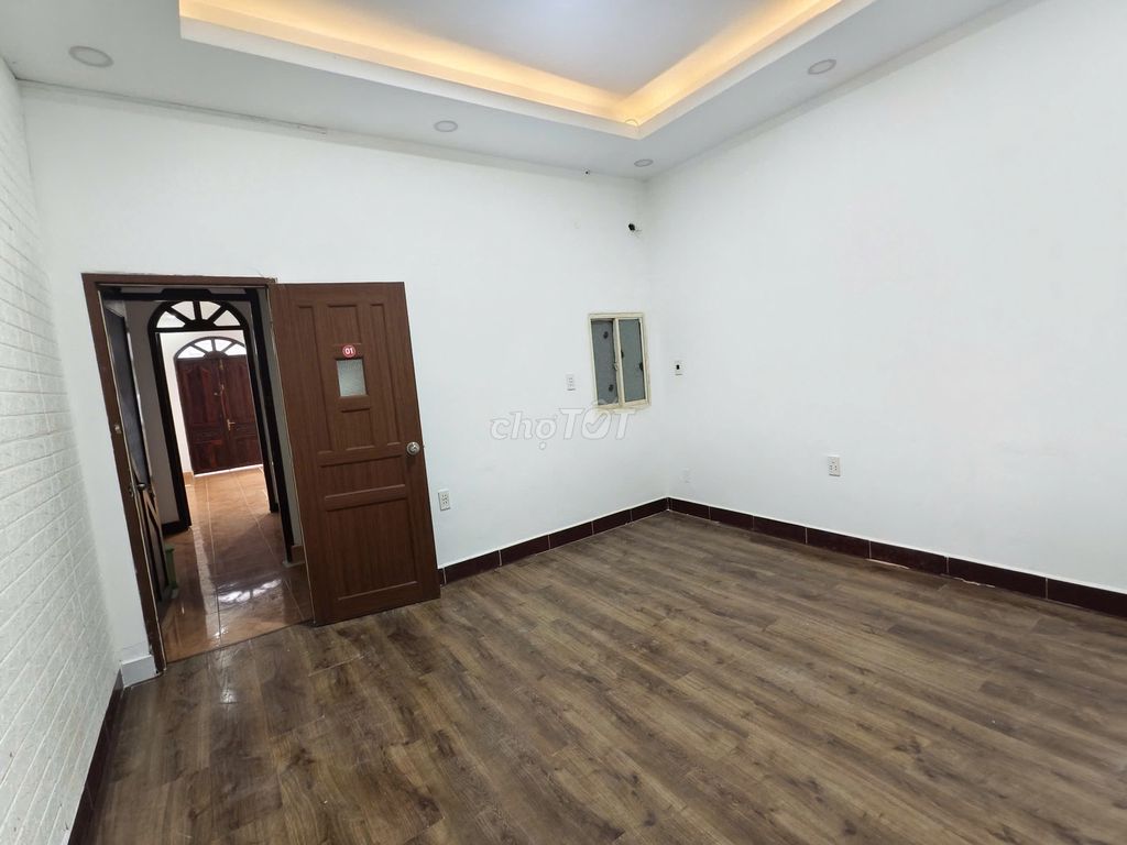 Rent 662/3 a Sư Vạn Hạnh District 10 4 x 16 m 4 T 6 new bedrooms