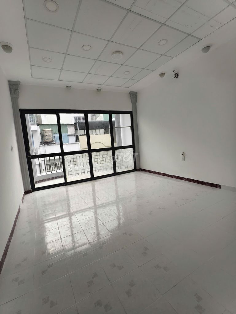 Rent 662/3 a Sư Vạn Hạnh District 10 4 x 16 m 4 T 6 new bedrooms