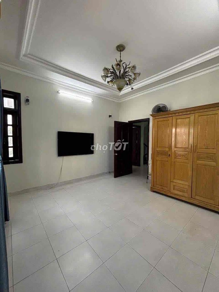Twenty-five million, the villa at the Verdamall, eight M, three stories, five bedrooms-full furniture.