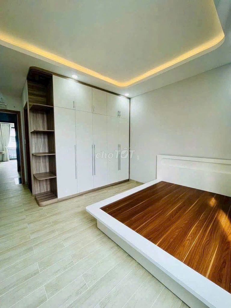 15 million, beautiful new home. Long live the city, 3 stories, full interior.