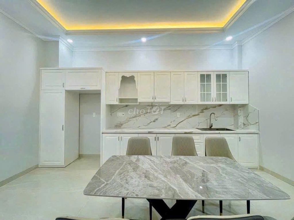 15 million, beautiful new home. Long live the city, 3 stories, full interior.