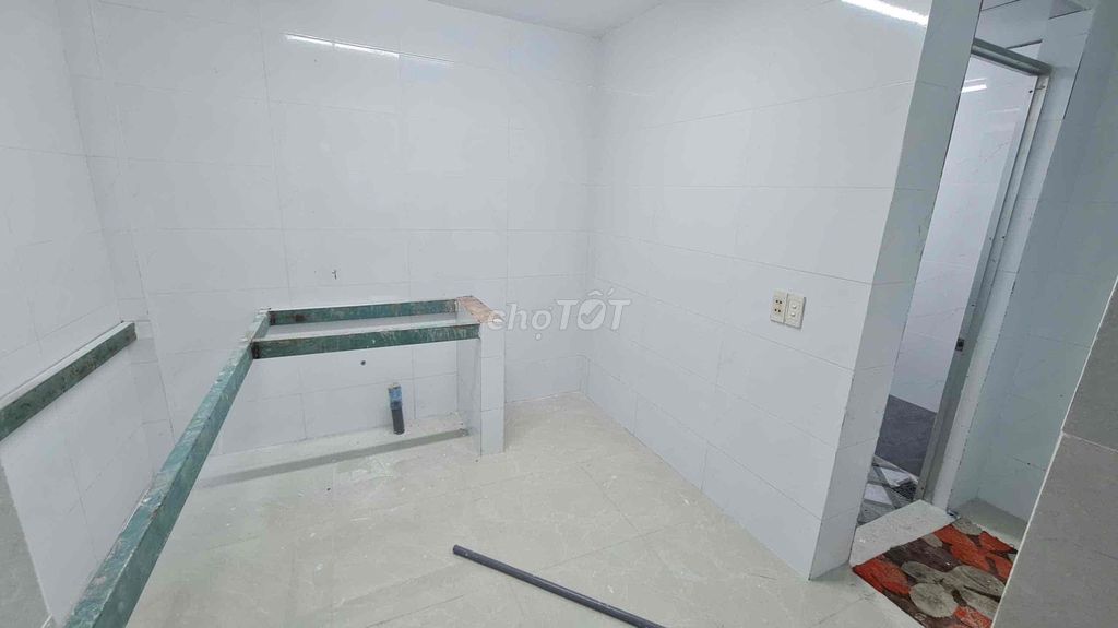 The new house is 100 percent new. There's a two-room bathroom.