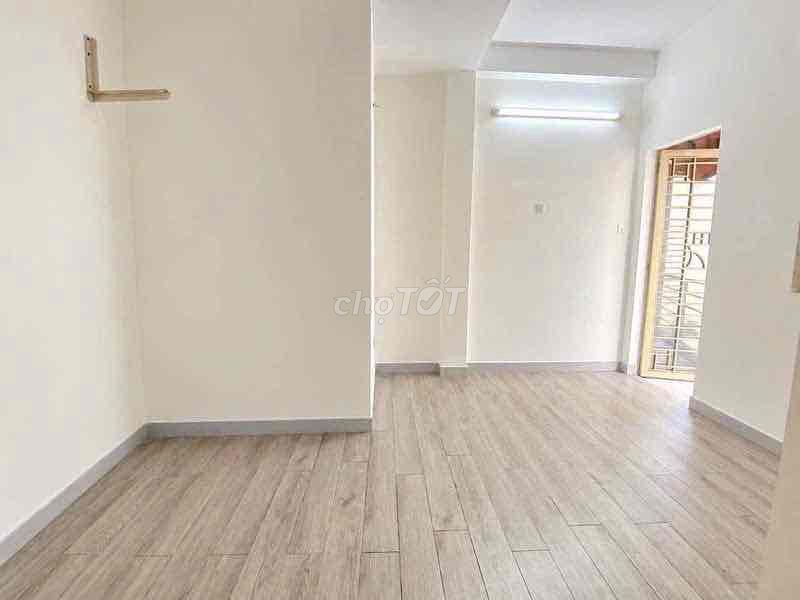 Nice new apartment. Two-story bedrooms. Three against the other one. SKMG 8 Phú Nhuận