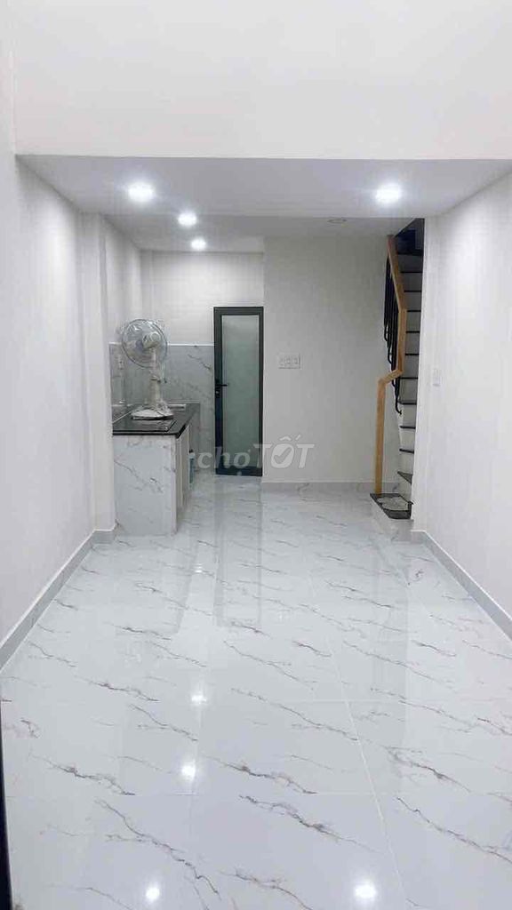 Rent Huỳnh Văn Bánh.