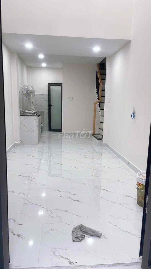Rent Huỳnh Văn Bánh.