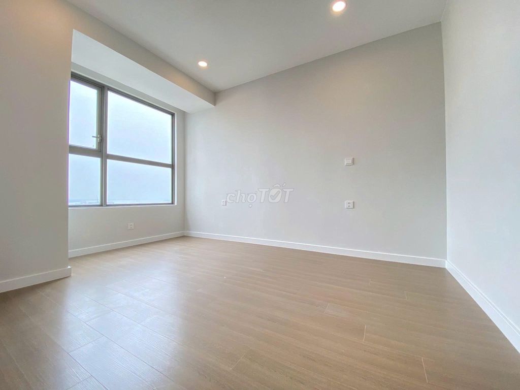 The corner of three bedrooms, 109 meters, apartment ResGreen-Tân Phú at 13.5 million a month, no furniture.