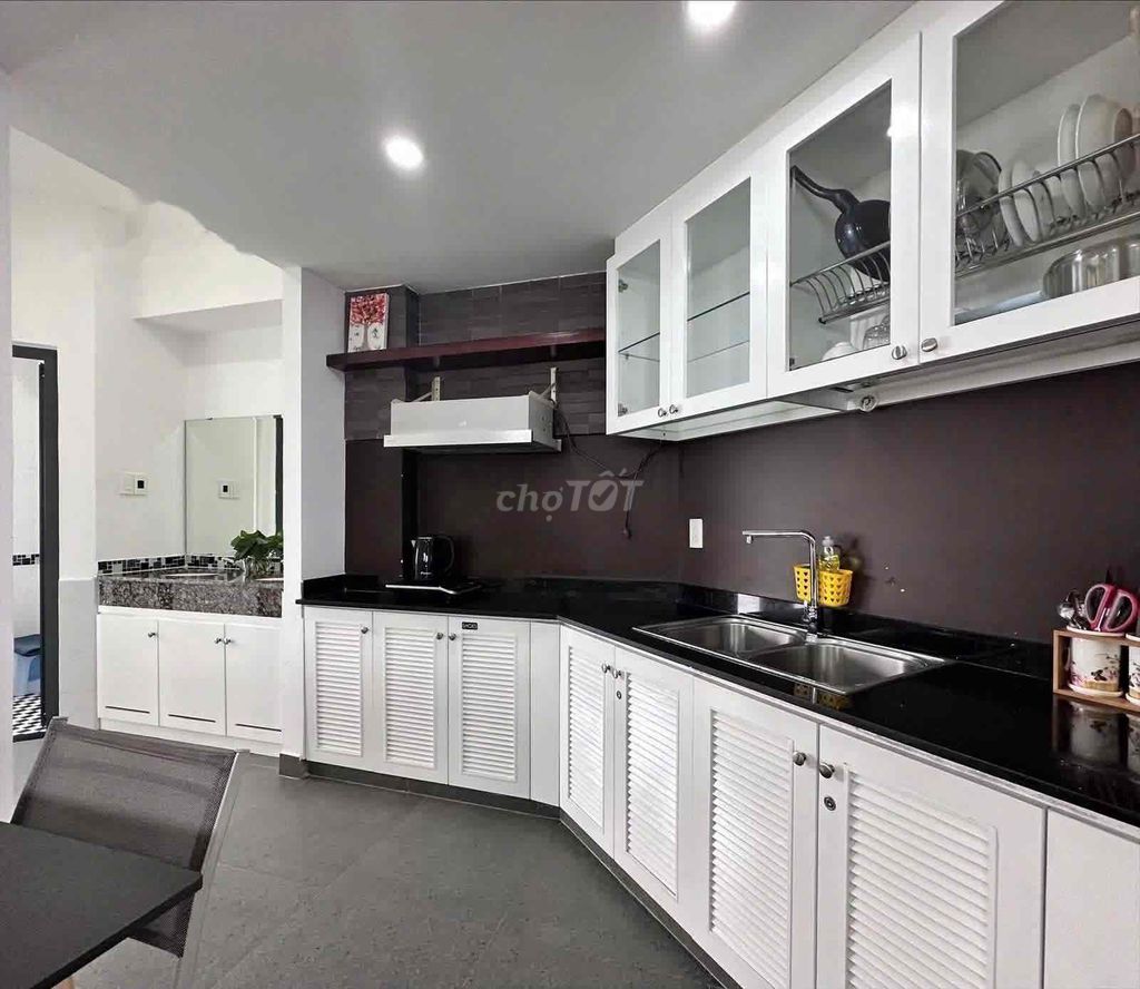 One bedroom, big balconies, full furniture.