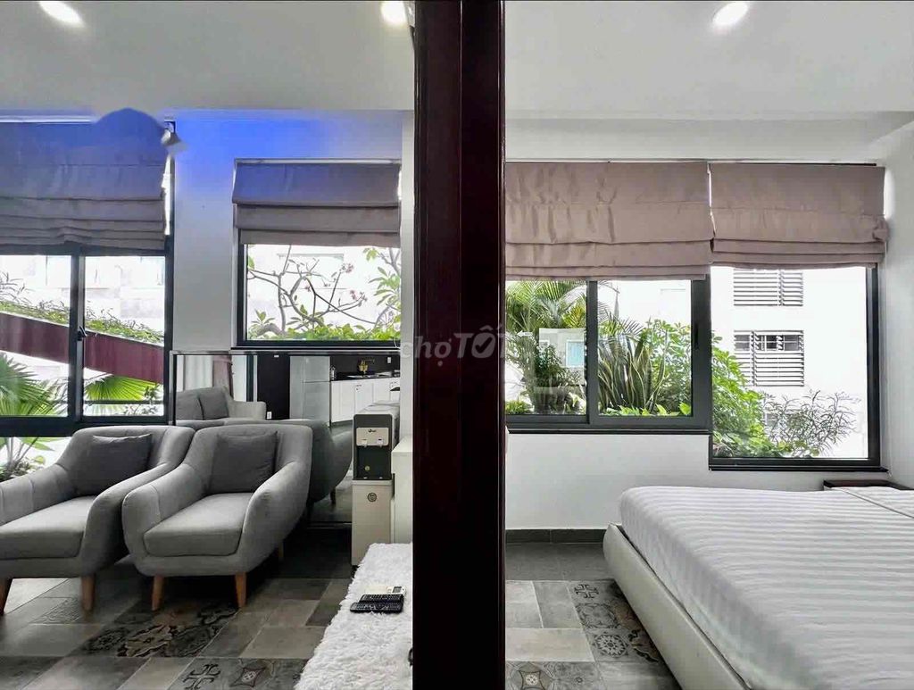 One bedroom, big balconies, full furniture.