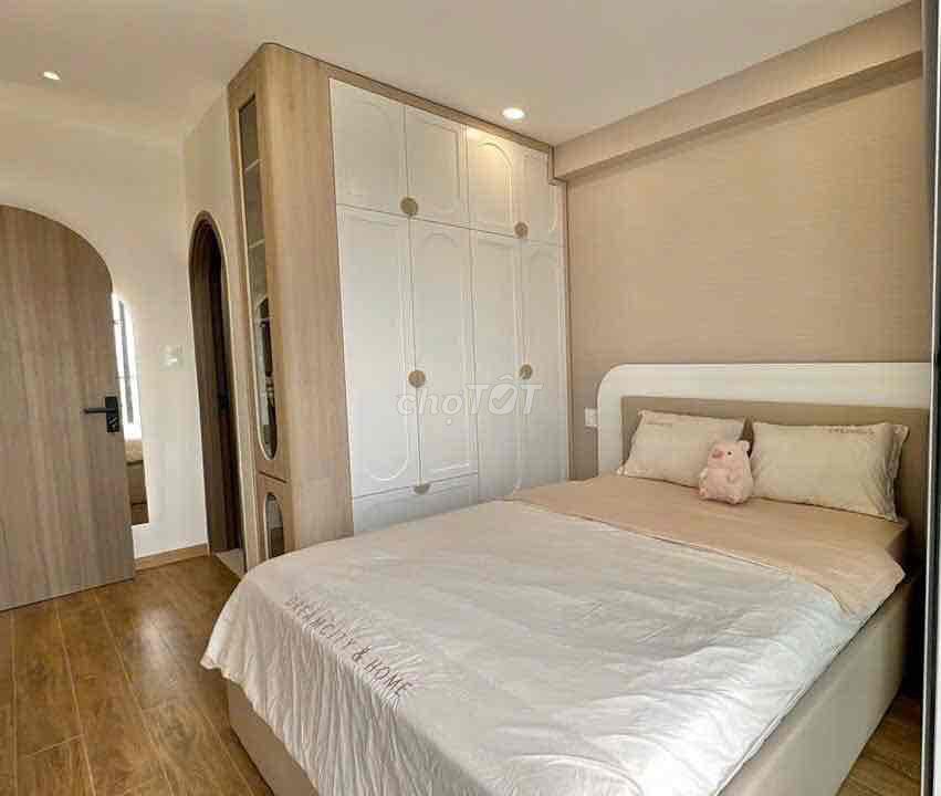 The balcony studio system is near K300 - move in immediately