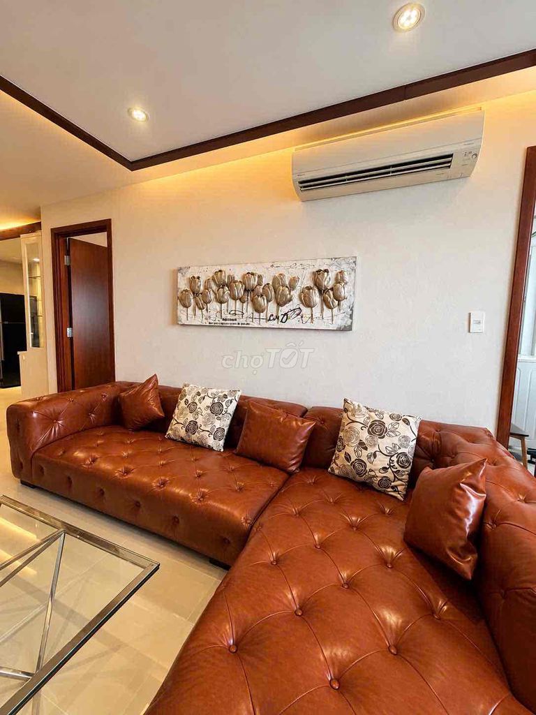 1st District-- 116 M2, 3 bedrooms full of furniture 22 million a month-- in the right