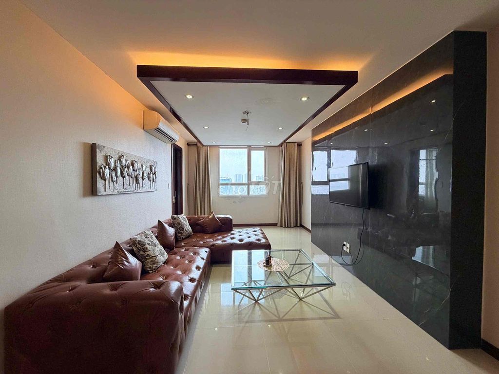 1st District-- 116 M2, 3 bedrooms full of furniture 22 million a month-- in the right