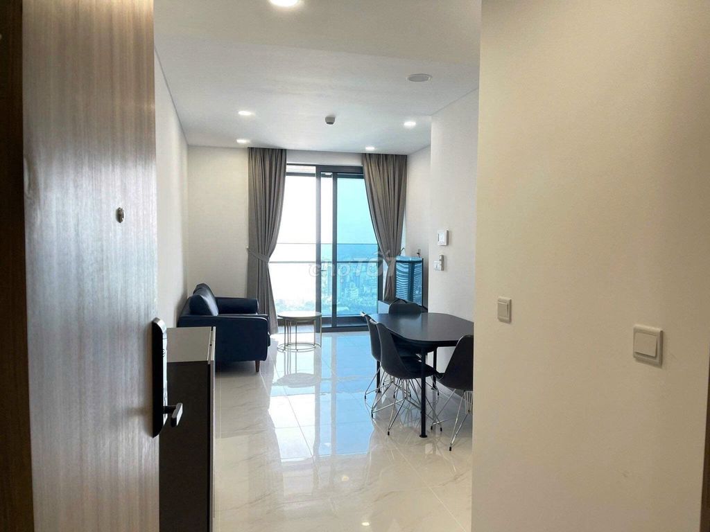 It's the owner who rents a room. It's a room.