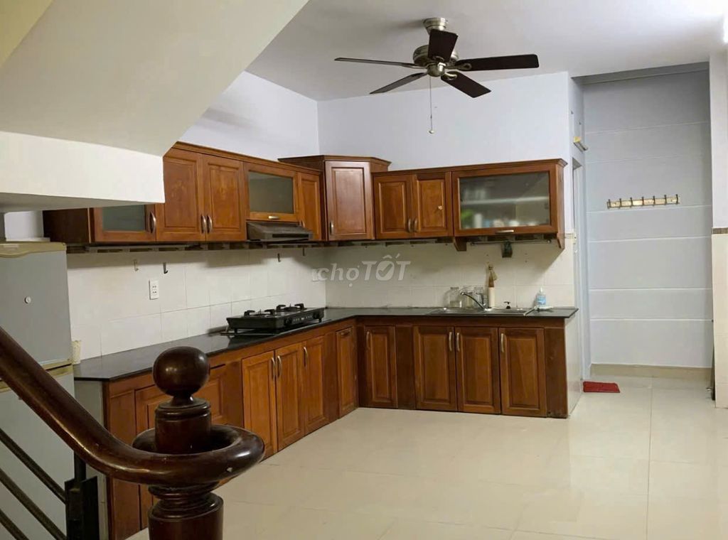 Renting four bedrooms-- Tân Bình.
