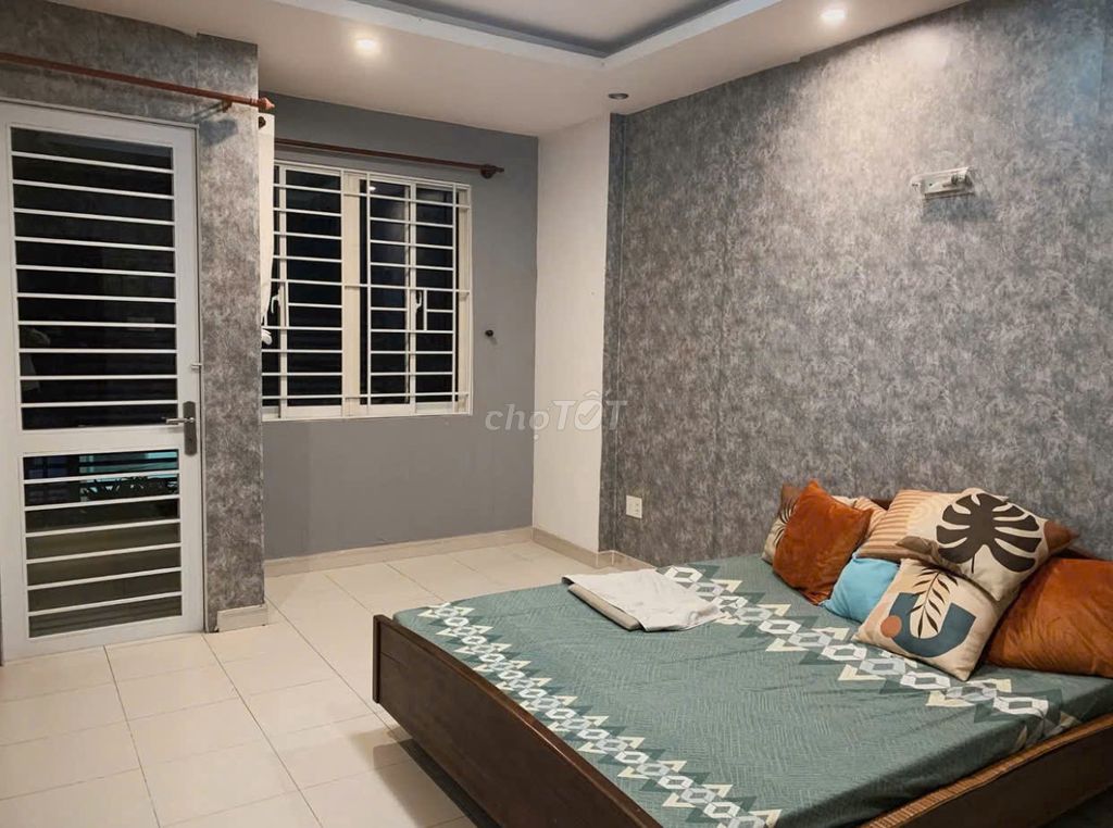 Renting four bedrooms-- Tân Bình.