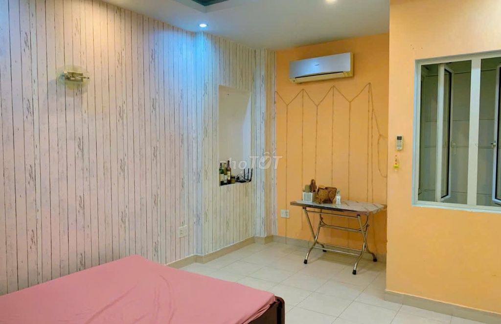 Renting four bedrooms-- Tân Bình.