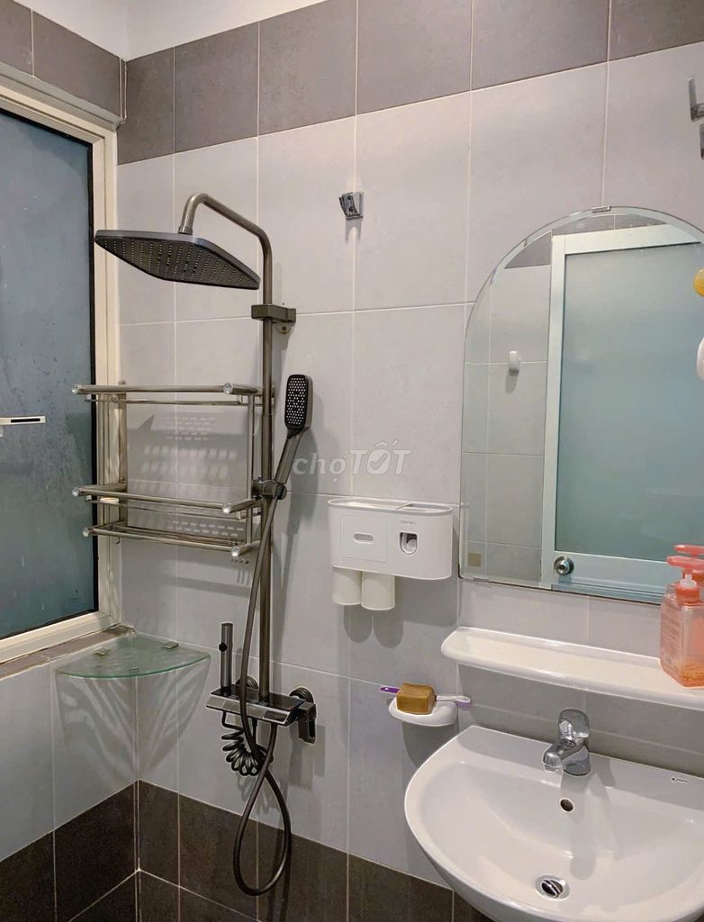 Renting four bedrooms-- Tân Bình.