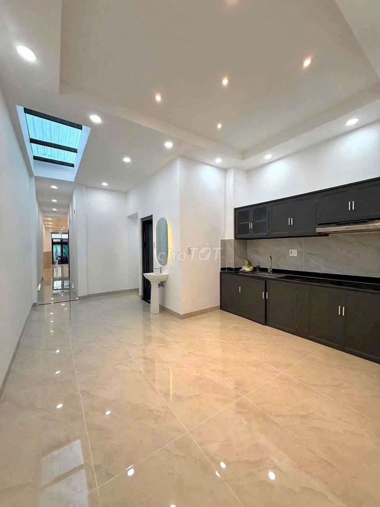 Rent a new truck alley building for two bedrooms.