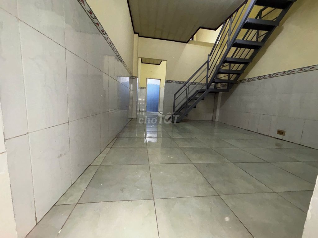 An alley, 1 ground - 1 floor, the owner's rent