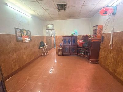 Months House-- 1 :1 .1 floor, 2 bedrooms 2 toilets, Carwayway, 8 million