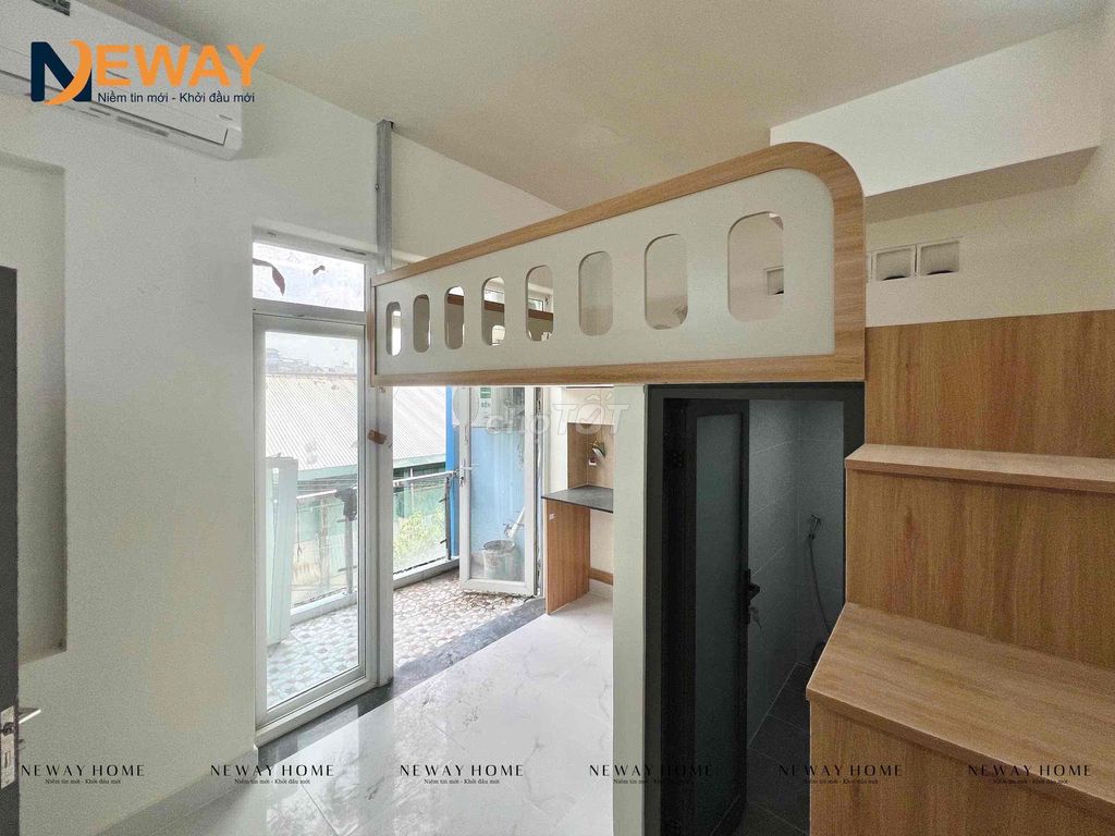 The END room is cheap full of extra balconies--near colars--nears