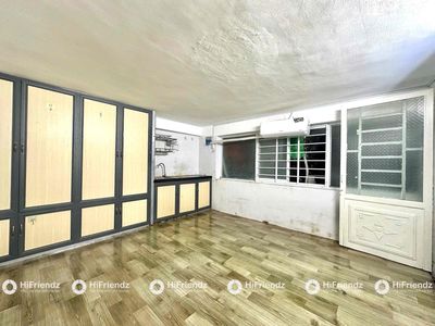 air conditioning suite 800 meters away - cheap - sky windows