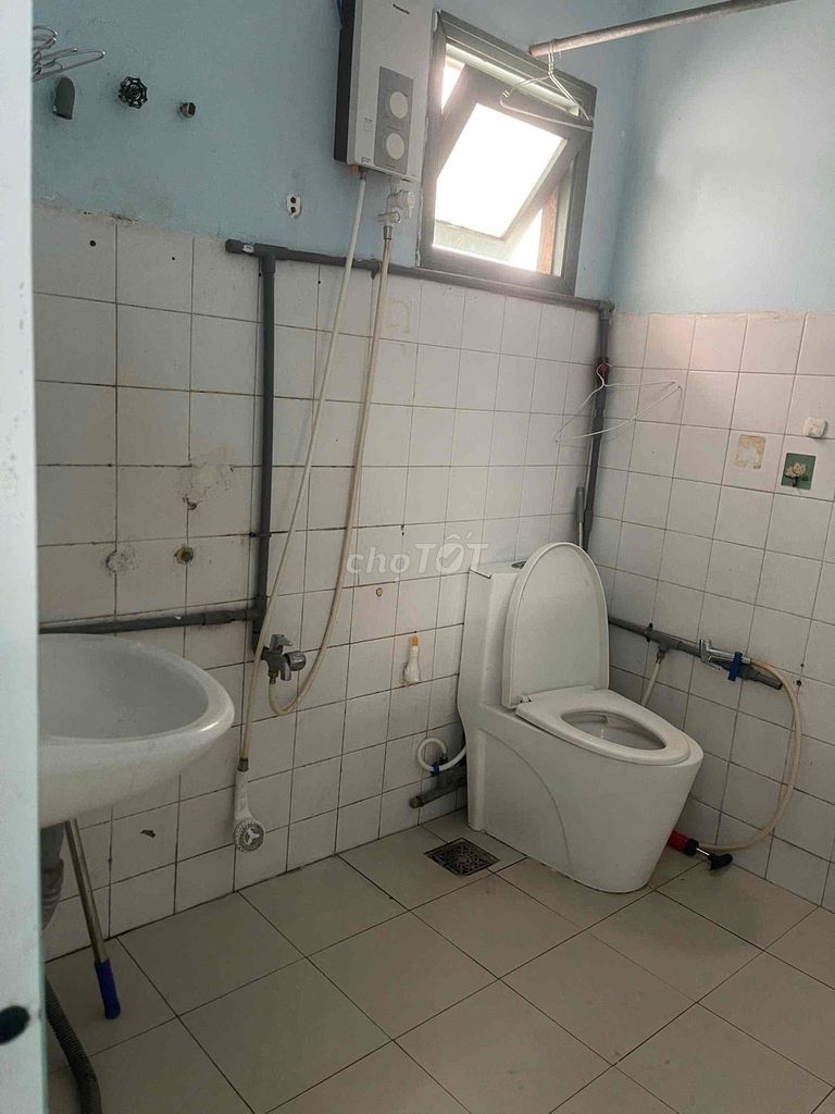 Rent room.